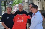 Dalglish Rush and Fowler-Shirt Gift to CAF-Chicago&nbsp;2014
